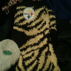 Steelers fuzzy socks